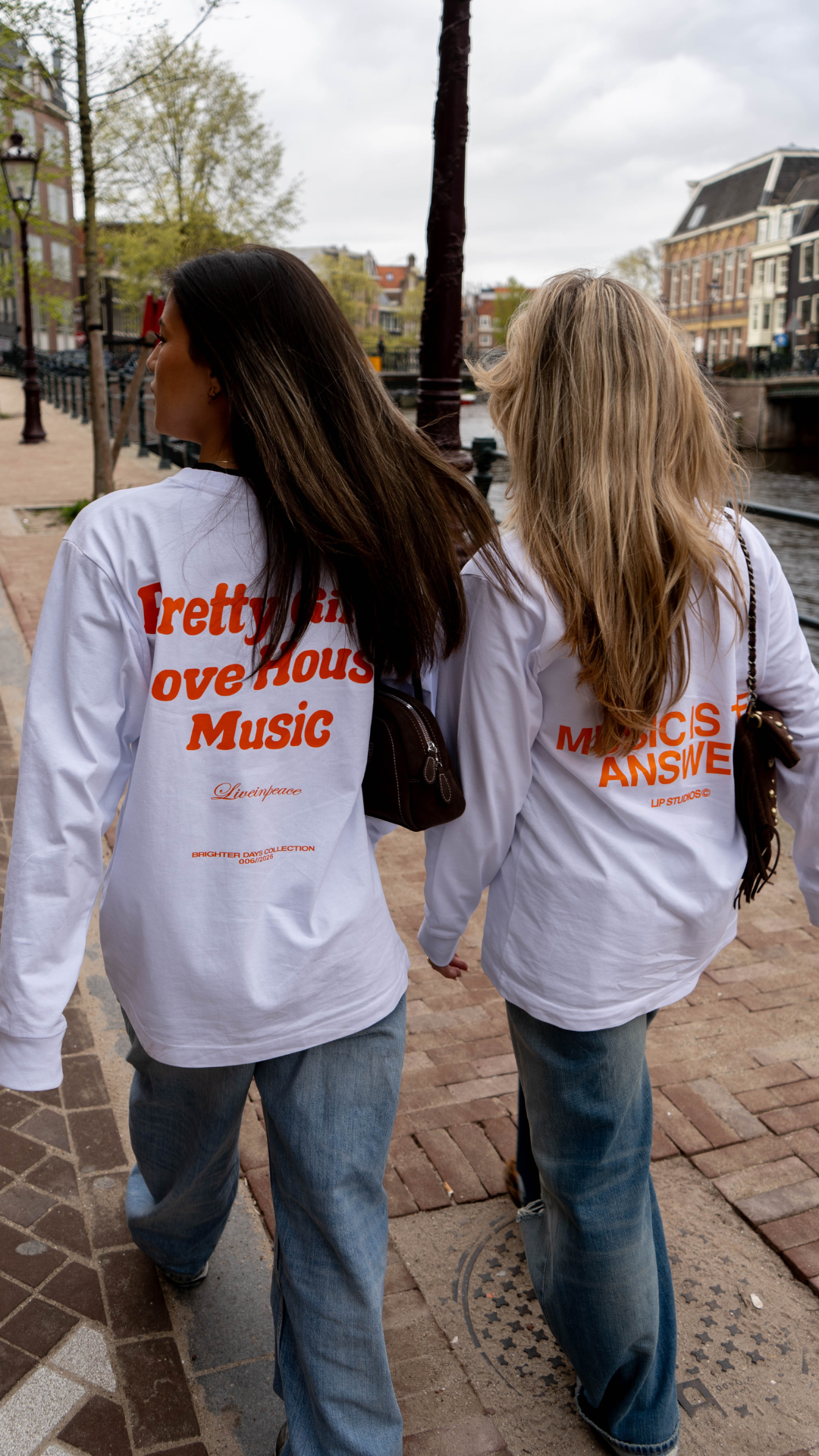 Pretty Girls White (Orange)